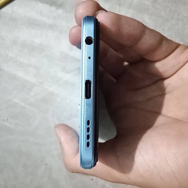 Vivo Y33s 8 - 128gb with Box and Charger 2