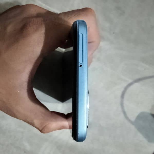 Vivo Y33s 8 - 128gb with Box and Charger 3