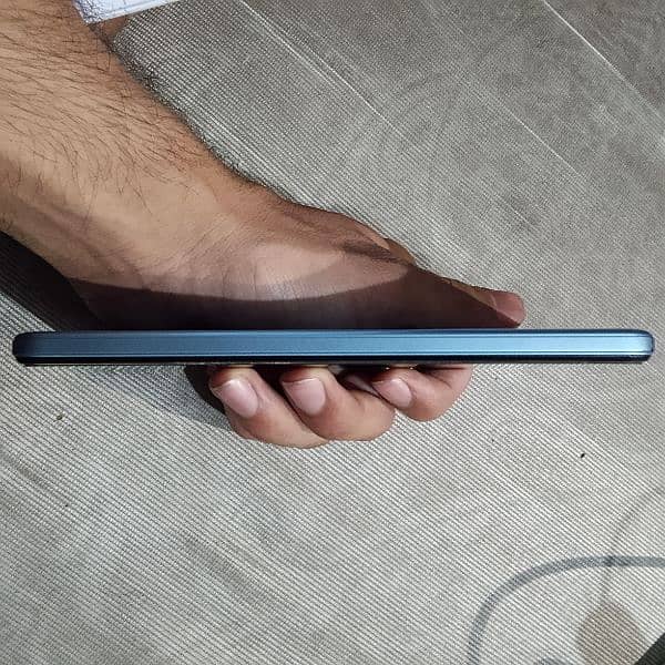 Vivo Y33s 8 - 128gb with Box and Charger 4