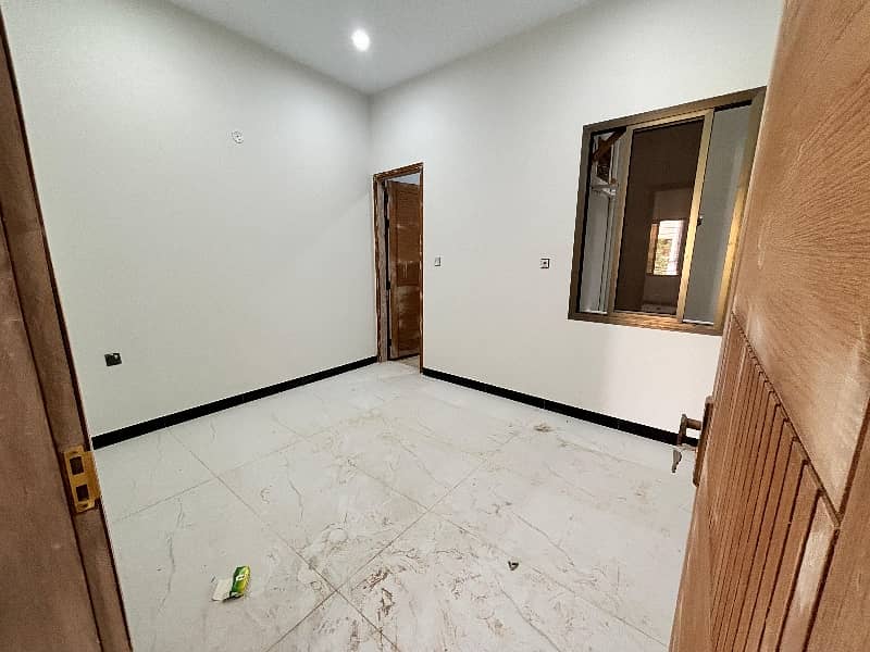 Book A Prime Location Upper Portion Of 500 Square Yards In Federal B Area - Block 4 Karachi 1