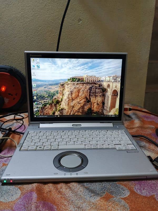 Panasonic i5  7 gan touch screen 3