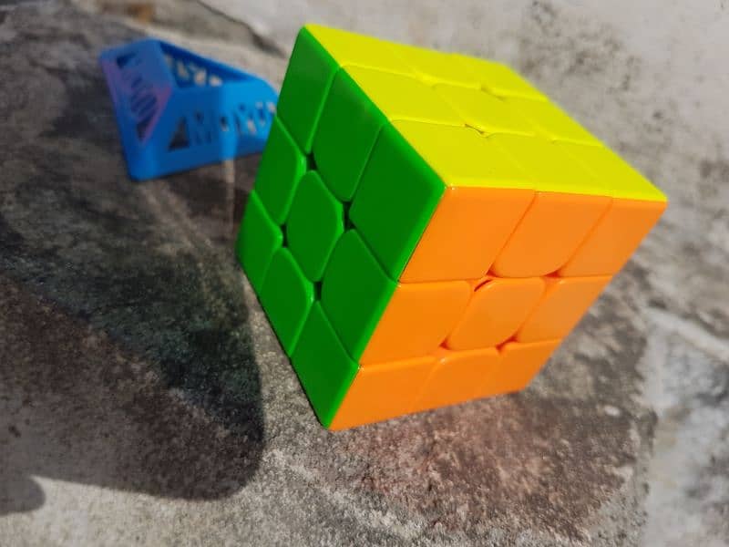 almost new moyo rs3m 2020 Rubik's Cube 1