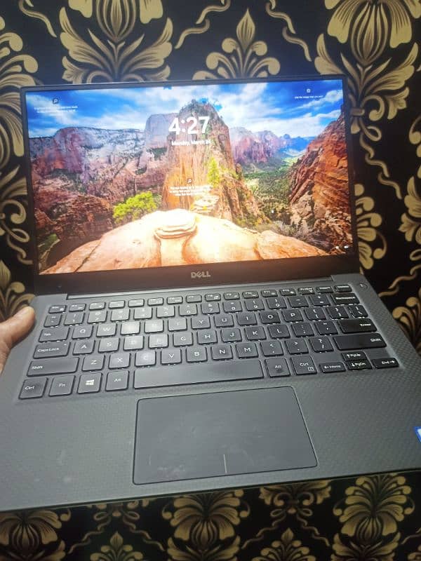 XPS Dell most slim laptop 5hours batry i5 6th gen 8gb ram 256gb nvme 1