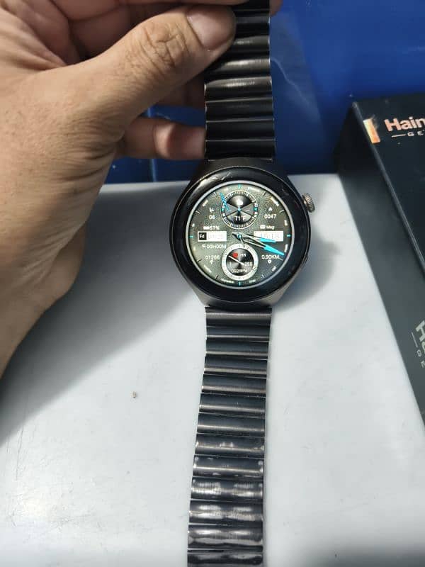 came from abroad,lush condition, with original box and 2 straps, 12