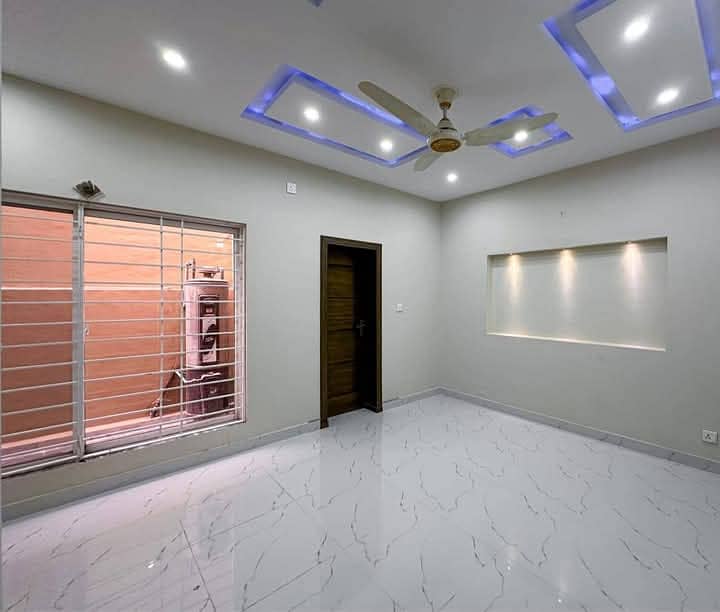 7 Marla House For Rent with gas 9