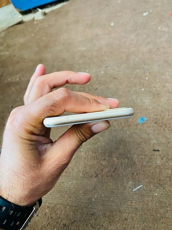 IPhone 7  plus pta approved contract 03421840518 2