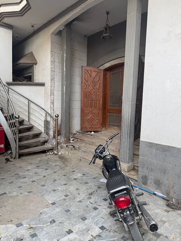Building Available for Rent 4