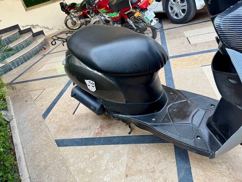 suzuki scooty japan let’s 6 1