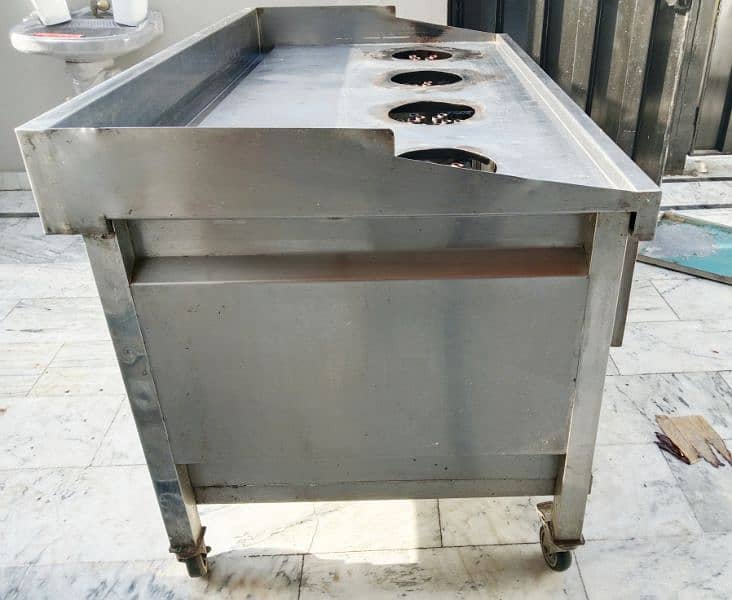 Gas stove with four burners 2