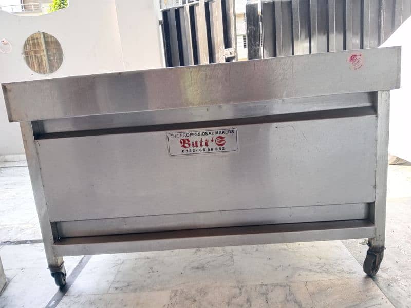 Gas stove with four burners 4