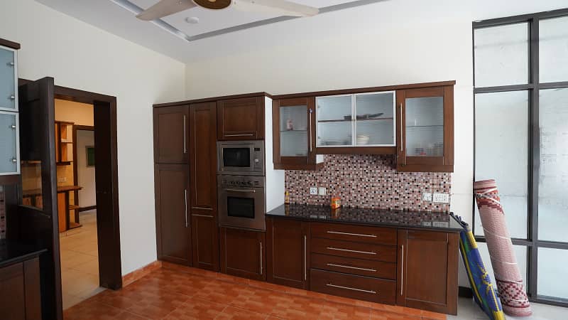 1 Kanal Modern Bangalow For RENT In DHA Lahore Phase 5 Near PENTA SQUARE MALL 0