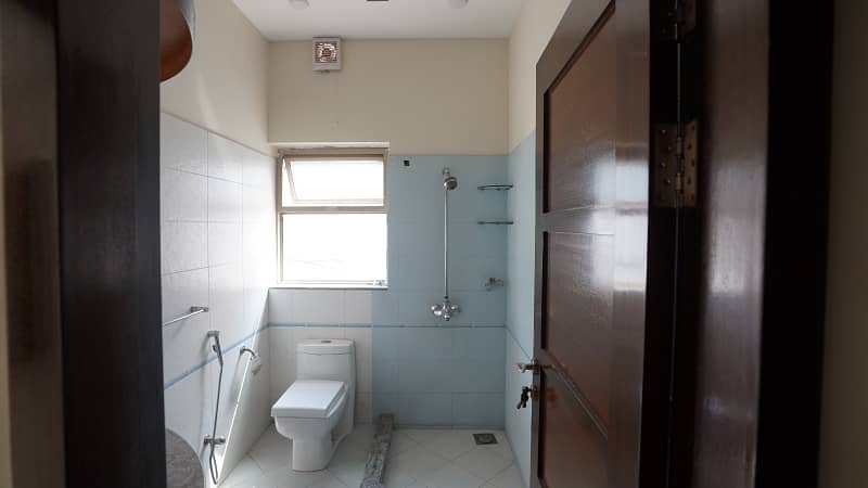 1 Kanal Modern Bangalow For RENT In DHA Lahore Phase 5 Near PENTA SQUARE MALL 48