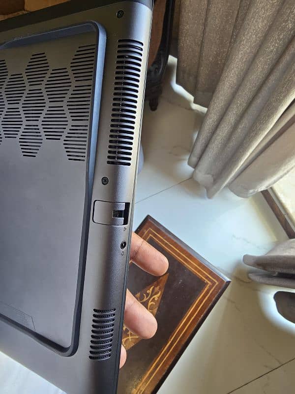 Dell Alienware M16 R2 almost new 7