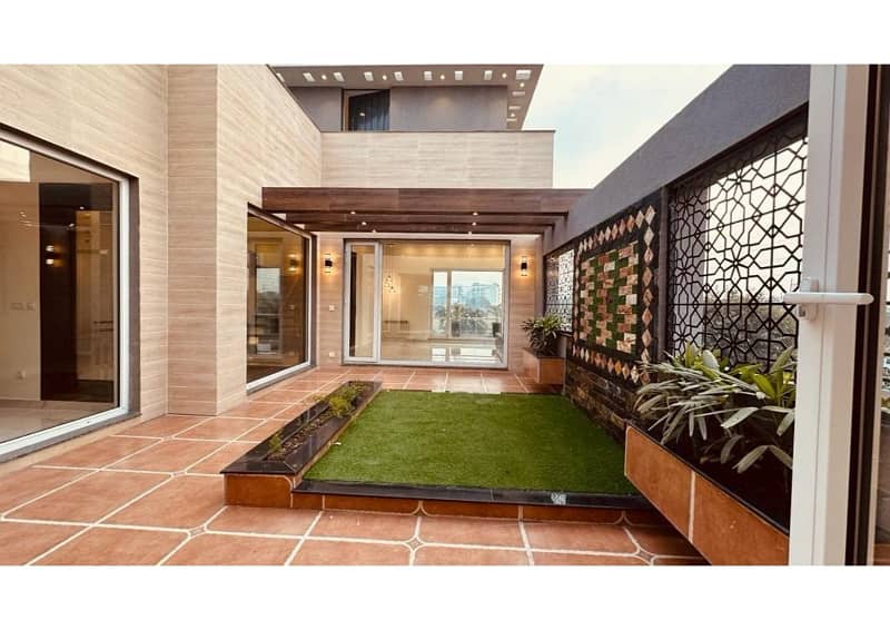 UPPER-PORTION 1-KANAL 3-Bed attach Bath PHASE-6 DHA LAHORE 17