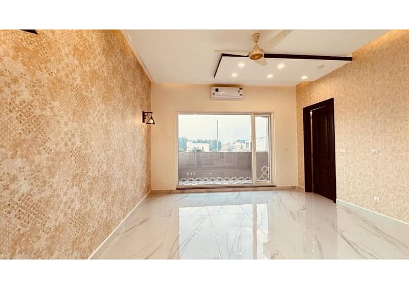 UPPER-PORTION 1-KANAL 3-Bed attach Bath PHASE-6 DHA LAHORE 18