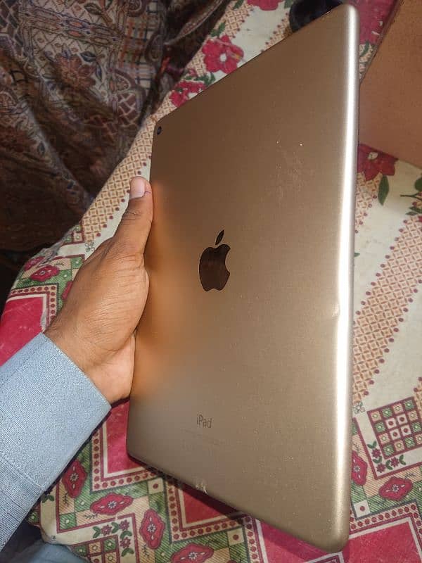 ipad air 2 16 GB with Box Gold 2