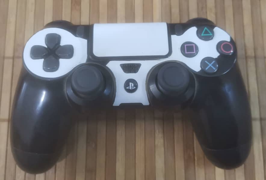 PlayStation 4 (PS4) Bundle – Excellent Condition 4