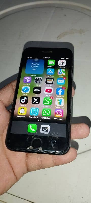 iPhone SE 2020 water pack 85 percent battery health 10/10 all okay 0