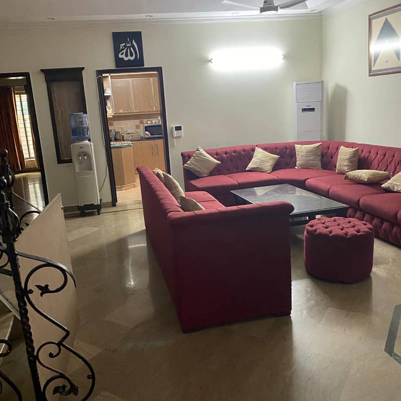 10 Marla Elegant Design Lavish House Near To Park 0