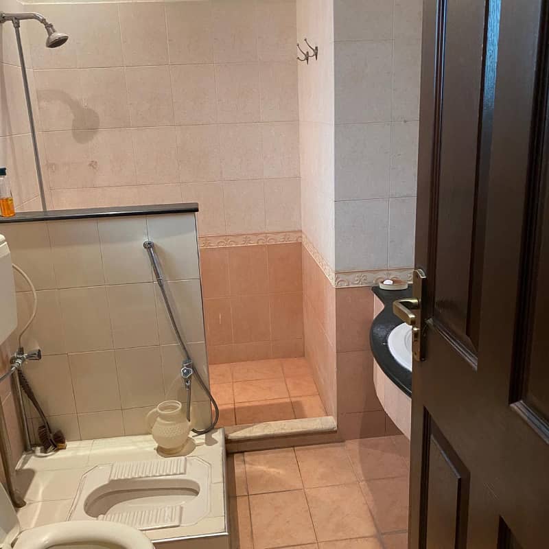 10 Marla Elegant Design Lavish House Near To Park 2