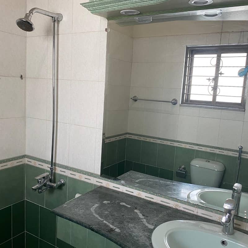 10 Marla Elegant Design Lavish House Near To Park 7