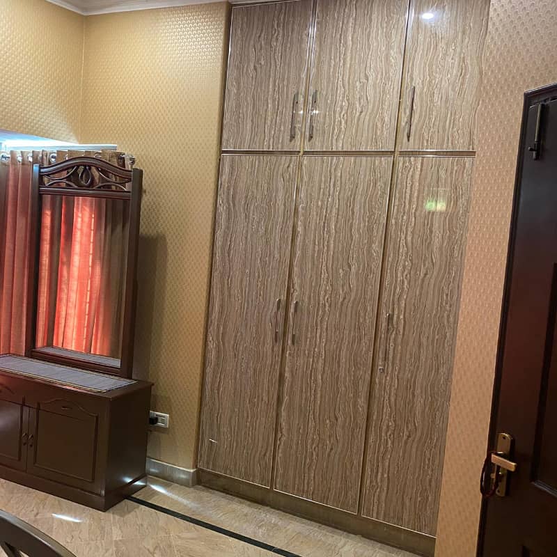 10 Marla Elegant Design Lavish House Near To Park 10