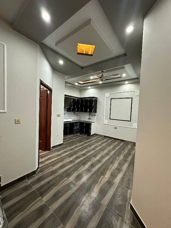 Prime Location 5 Marla House Is Available In Royal Palm City - Block A 5