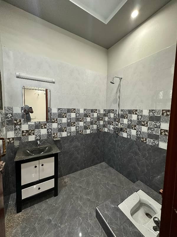 Prime Location 5 Marla House Is Available In Royal Palm City - Block A 11