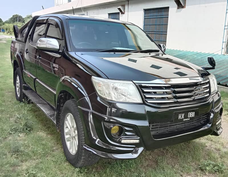 Toyota Hilux 2015 Model 2