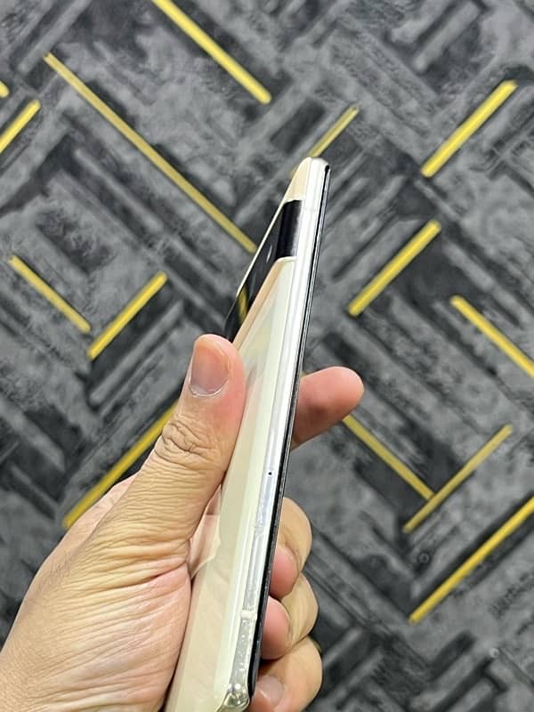 Google pixel 6 pro 12/128gb all over ok brand new 4
