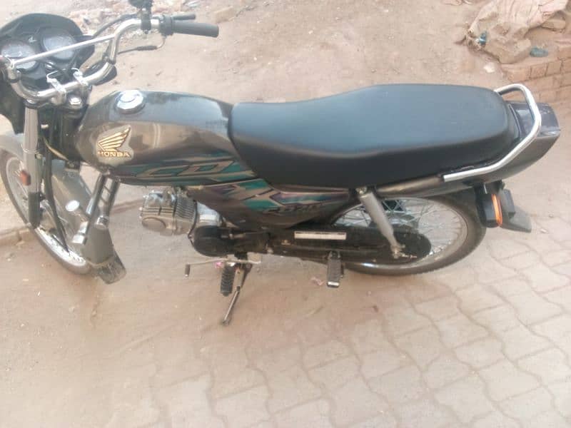 Honda Cd 70 dream 5