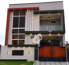 House Triple Story Marble Flooring For Sale In I-10 With Extra Land