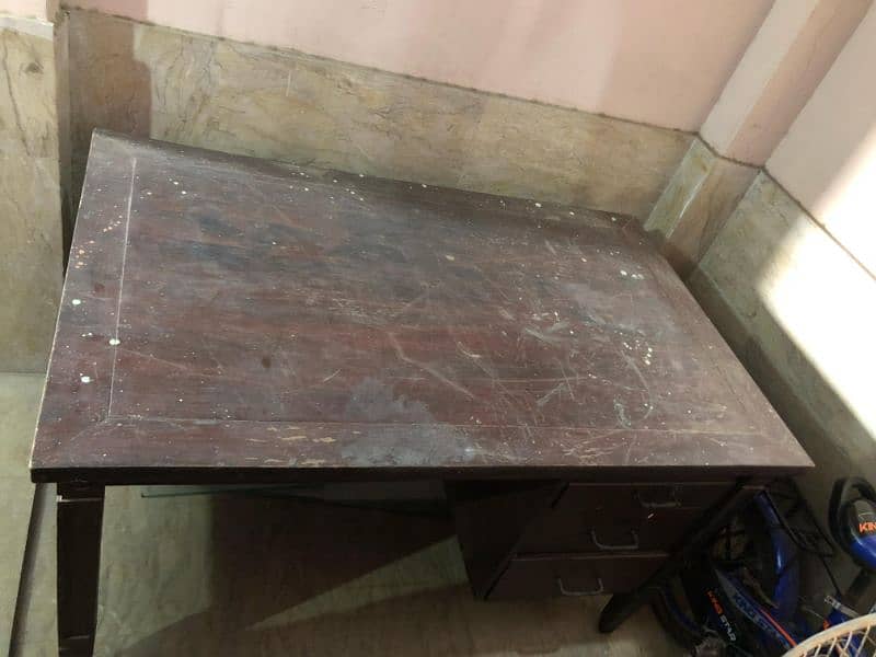 Computer Table 0