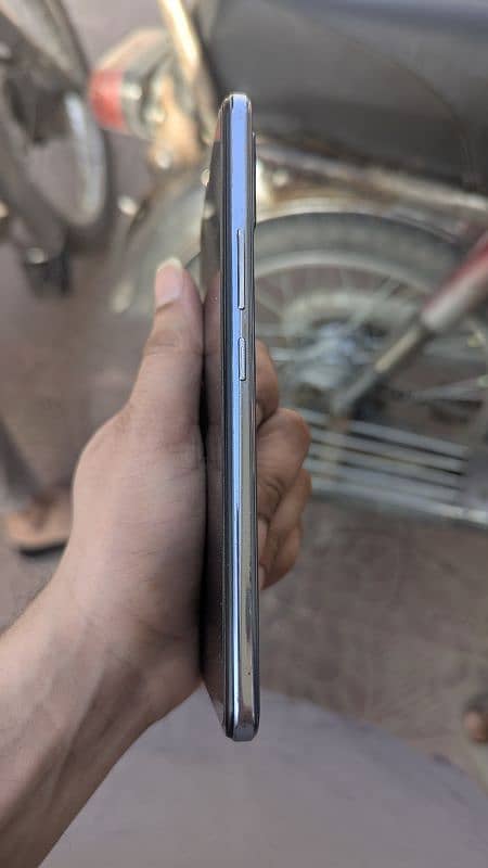 vivo v21 8/128 3