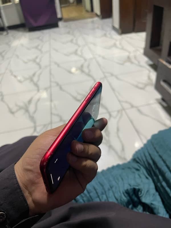 i phone 11 64 GB  non pta 3