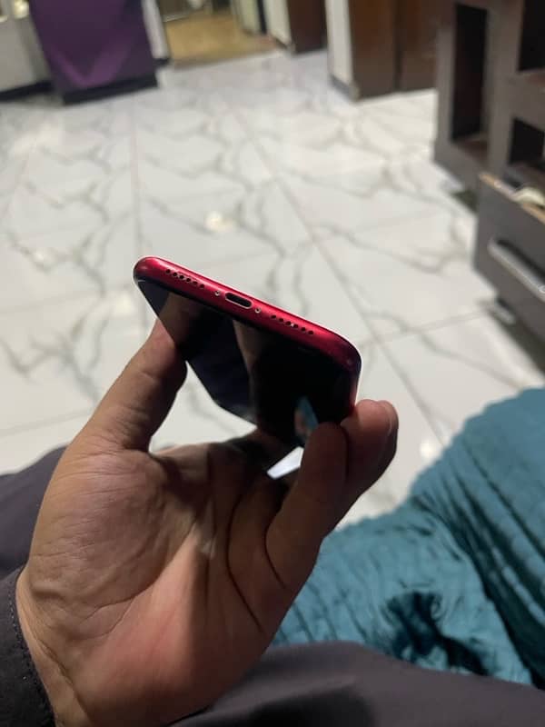 i phone 11 64 GB  non pta 7