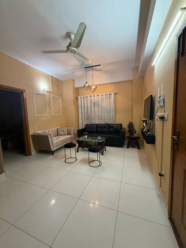 One bedroom apartment available on daily and weekly basis 12