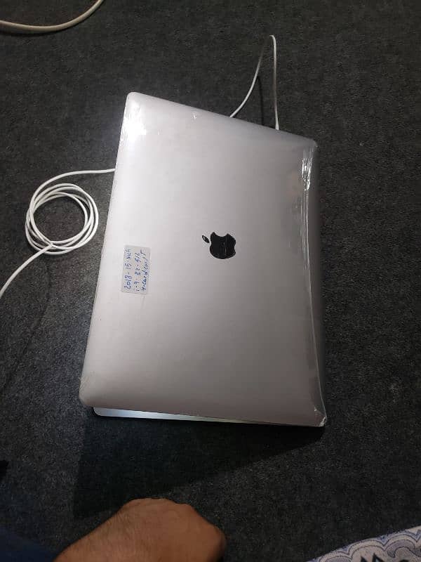 MacBook Pro 2018 – Core i9 | 32GB RAM | 512gb SSD | 4GB Graphics | 1