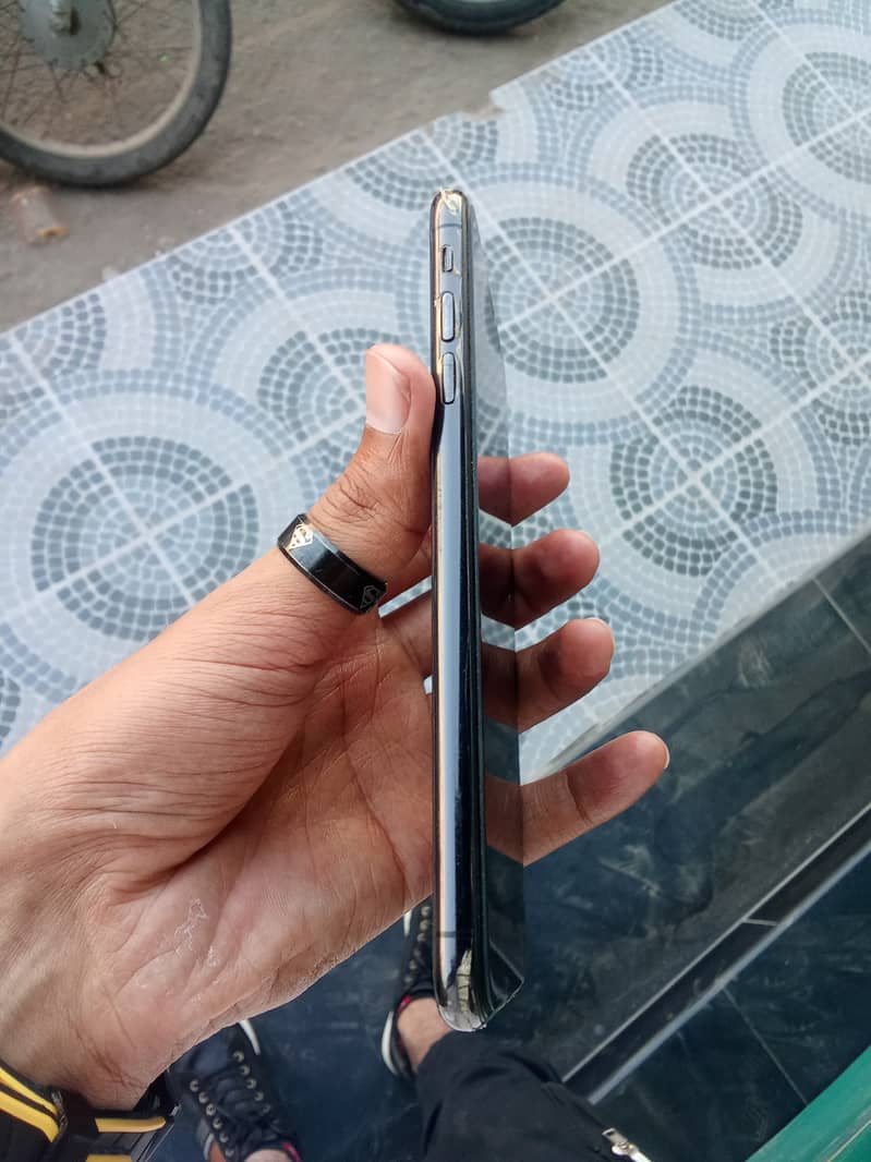 I PHONE XS MAX 512 GB 10/10 PTA APPROVED 1