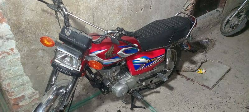 Honda CG 125 Model 2022 | TOTAL GENUINE 1