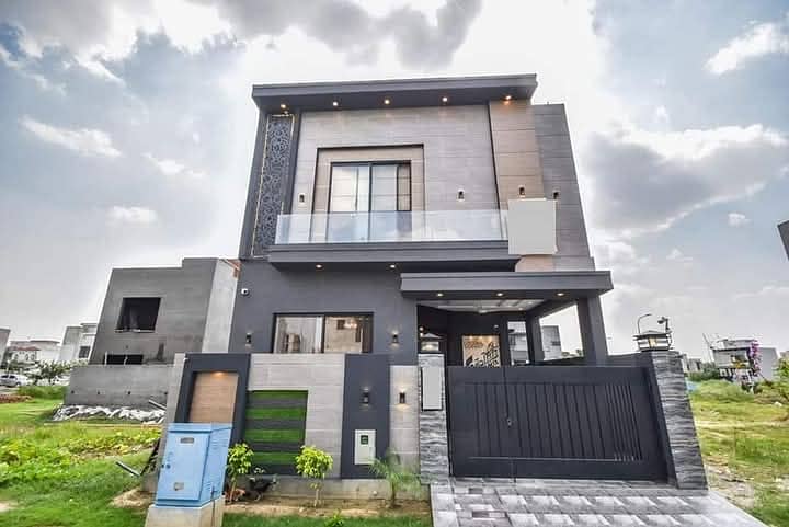 Most Luxury Modern Design House For Rent In Best Location Of DHA 0