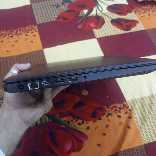 Laptop Core i5 7 genration Urgent sale 7