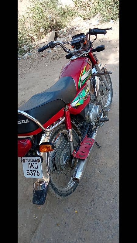 Honda CD 70 2022 3