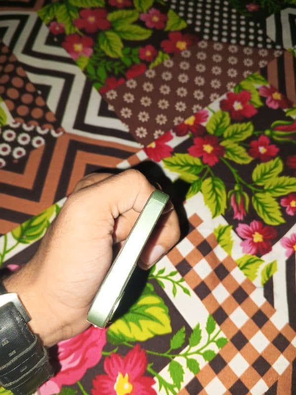 iphone mini 12 condition 10 by 10 jv 3