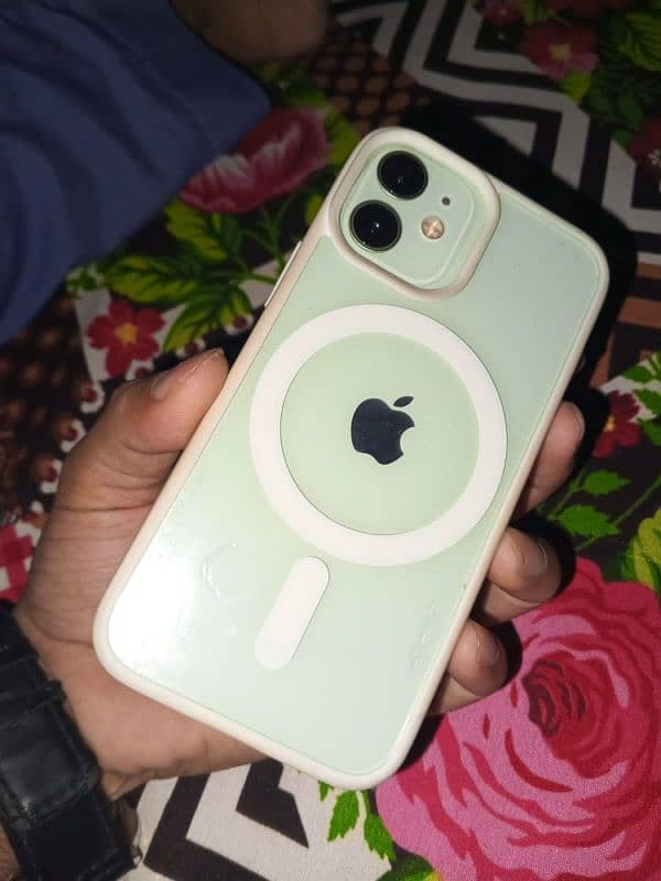iphone mini 12 condition 10 by 10 jv 6