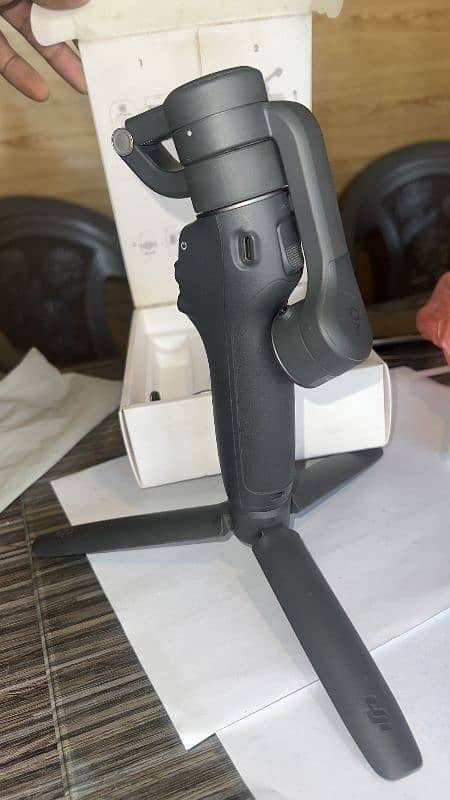 DJi osmo mobile 6 gimbal 2