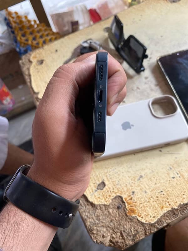 iPhone 13 2