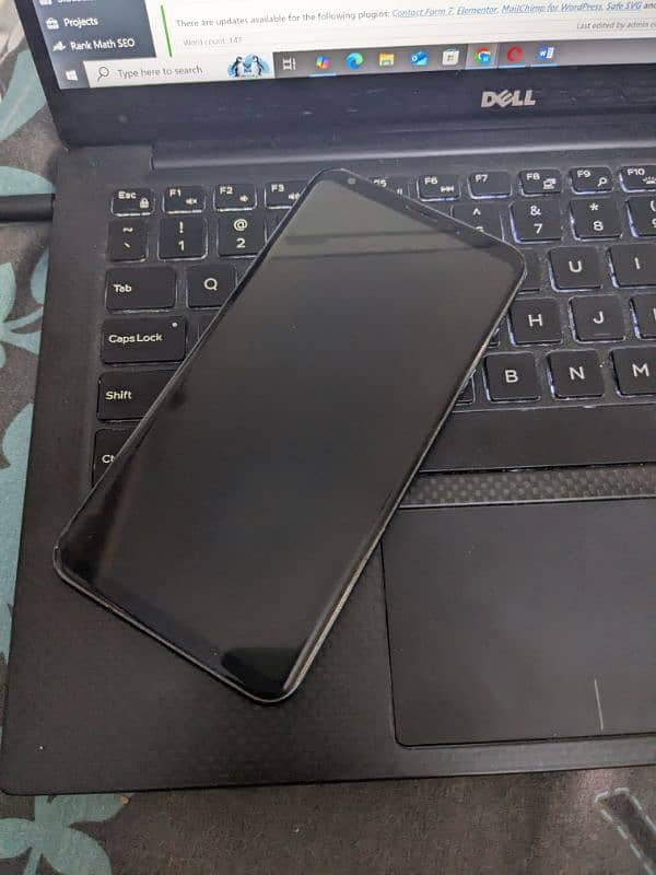 LG v35 sealed phone 2