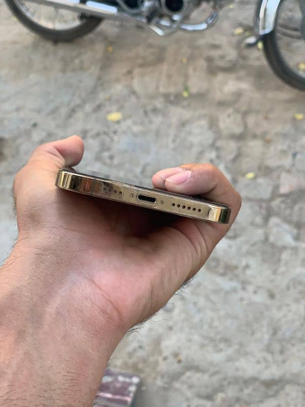 Iphone 12 pro max JV 4