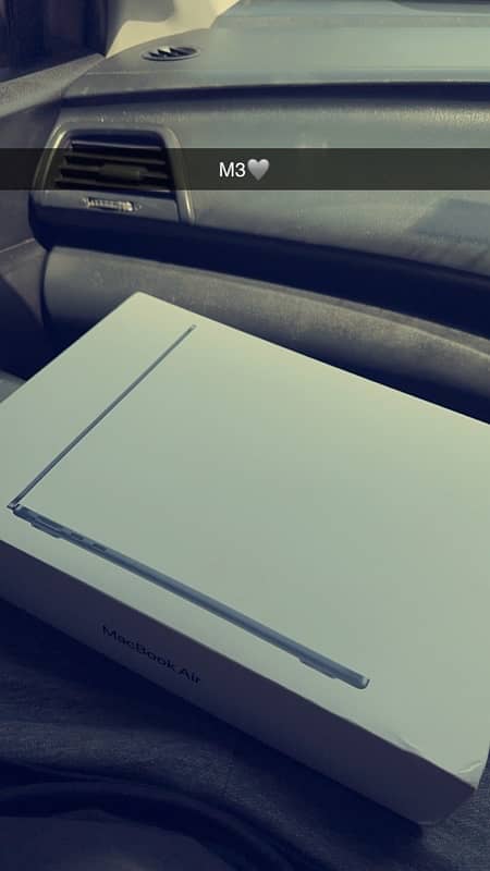 Apple MacBook Air M3 2024 13 Inch 0